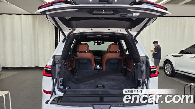 BMW X7 2025 — Фото 19/20
