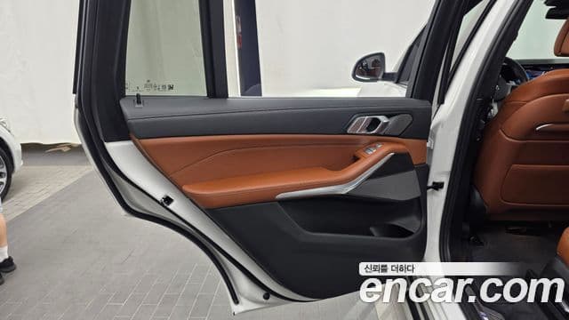 BMW X7 2025 — Şəkil 31/38