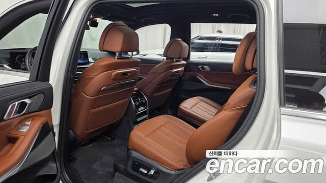 BMW X7 2025 — Şəkil 9/38