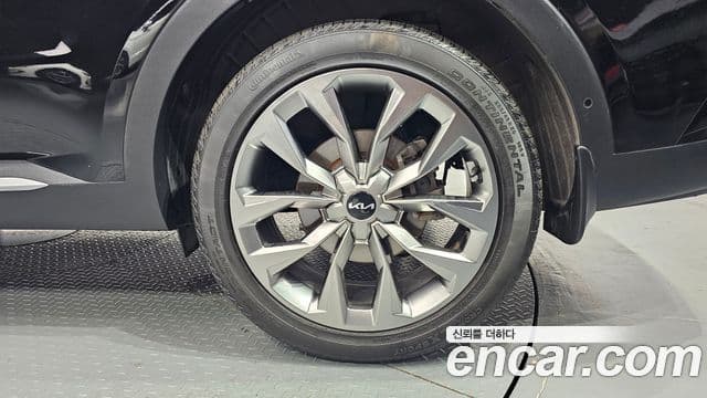 Kia Sorento 2021 — Фото 5/20