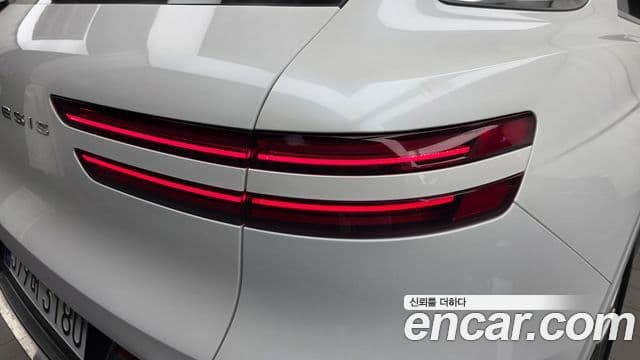 Genesis GV70 2022 — Şəkil 21/35