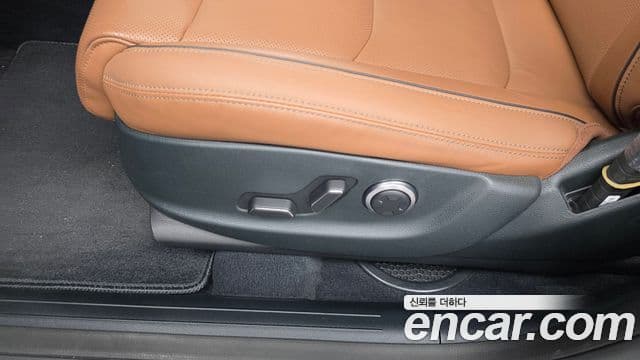 Genesis GV70 2022 — Şəkil 26/35