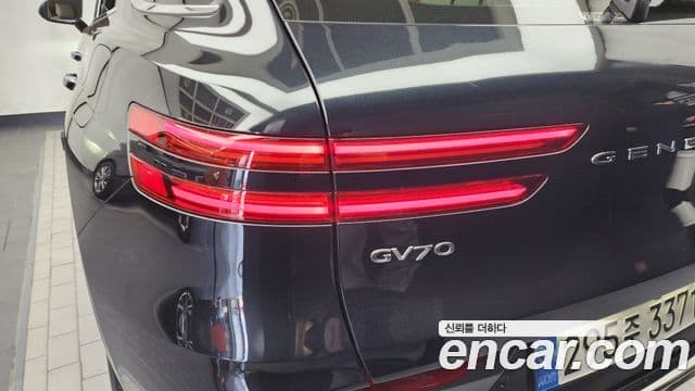 Genesis GV70 2024 — Photo 9/31