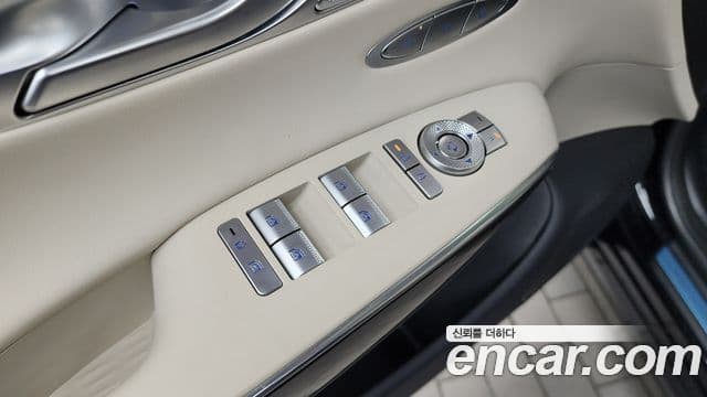 Genesis GV70 2024 — Photo 24/31