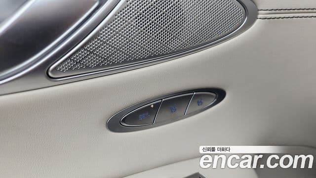 Genesis GV70 2024 — Photo 8/31