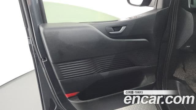 Hyundai Staria 2021 — Şəkil 28/31