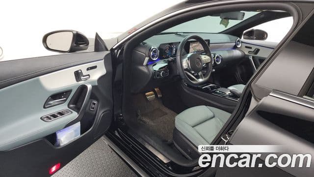 Mercedes-Benz CLA-Class 2023 — Фото 10/20