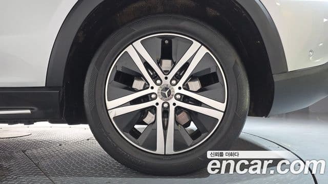 Mercedes-Benz GLE-Class 2020 — ფოტო 15/35