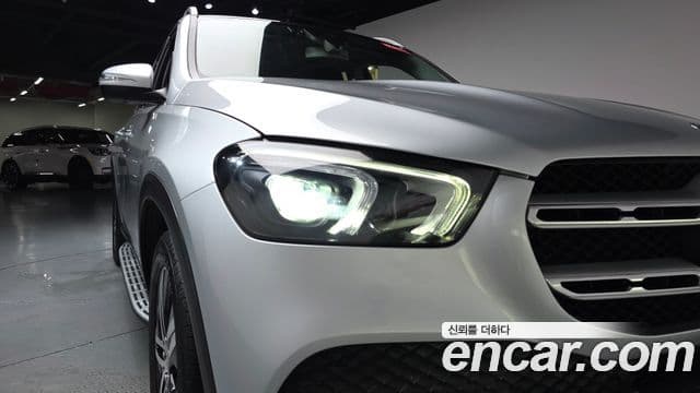 Mercedes-Benz GLE-Class 2020 — ფოტო 13/35