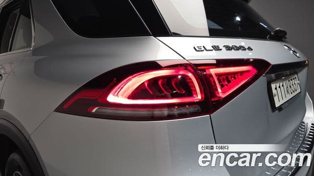 Mercedes-Benz GLE-Class 2020 — ფოტო 4/35