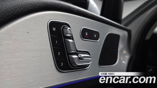 Mercedes-Benz GLE-Class 2020 — ფოტო 16/35