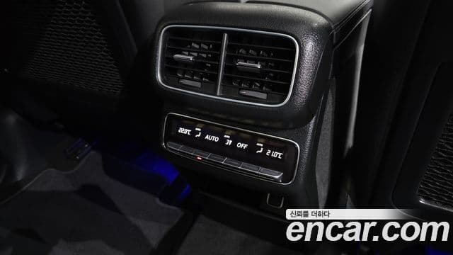 Mercedes-Benz GLE-Class 2020 — ფოტო 9/35