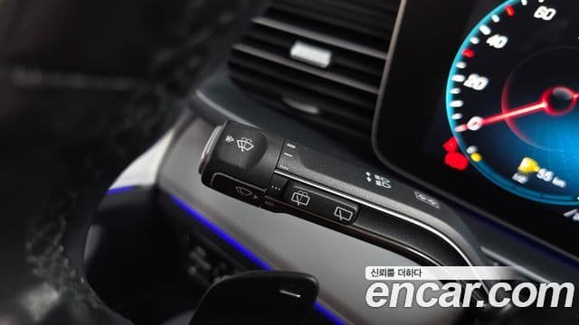 Mercedes-Benz GLE-Class 2020 — ფოტო 28/35