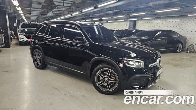 Mercedes-Benz GLB-Class 2023 — Фото 1/20