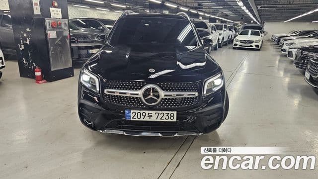 Mercedes-Benz GLB-Class 2023 — Фото 2/20
