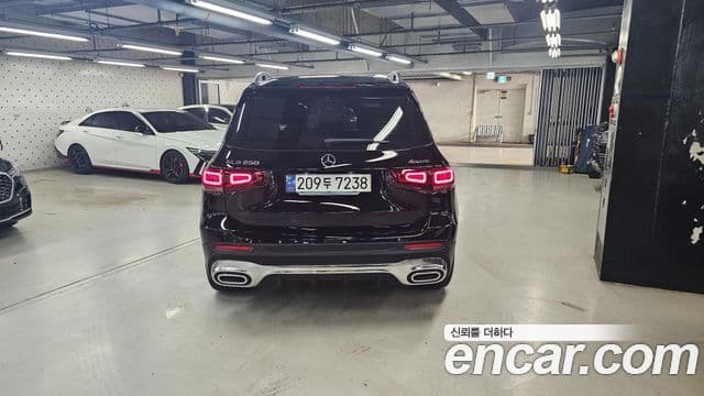 Mercedes-Benz GLB-Class 2023 — Фото 3/20