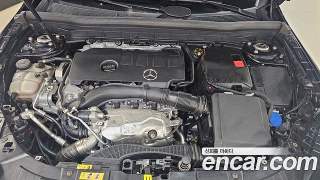 Mercedes-Benz GLB-Class 2023 — Фото 5/20