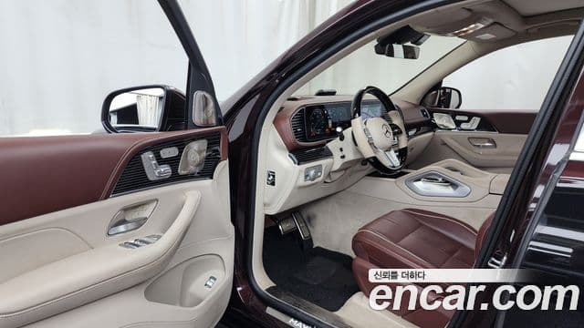 Mercedes-Benz GLS-Class 2023 — Фото 10/20