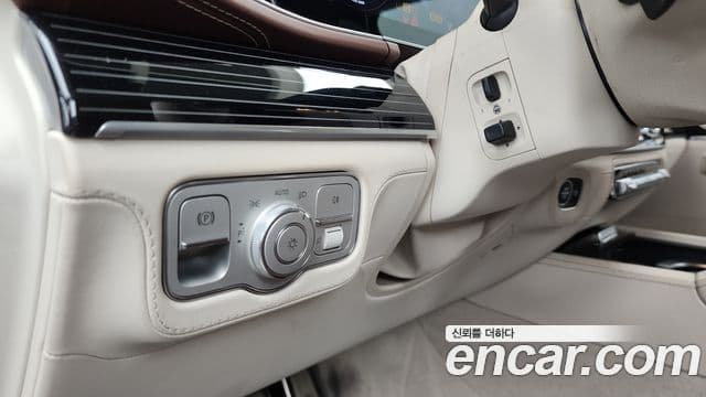 Mercedes-Benz GLS-Class 2023 — Фото 16/20