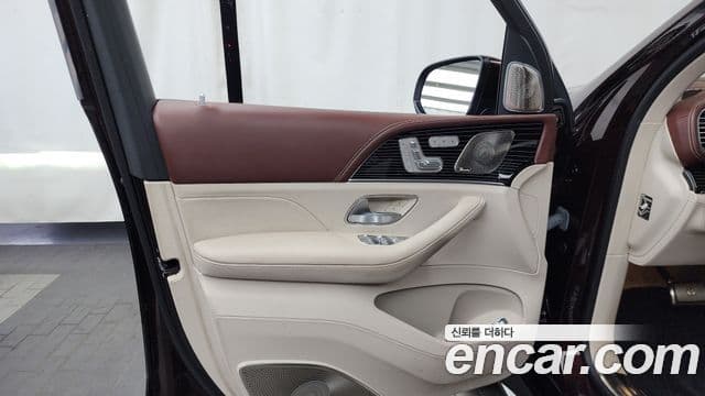 Mercedes-Benz GLS-Class 2023 — Şəkil 16/33