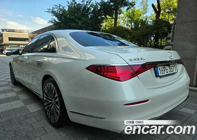 Mercedes-Benz S-Class 2022 — Photo 2/20
