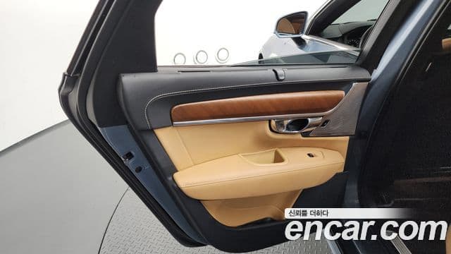 Volvo S90 2019 — ფოტო 19/34