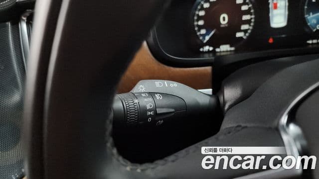Volvo S90 2019 — ფოტო 18/34