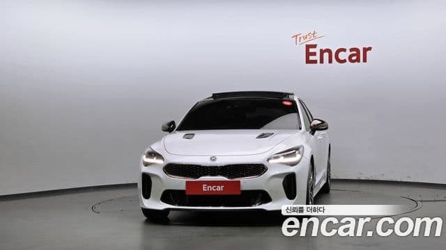 Kia Stinger 2018 — Фото 3/20