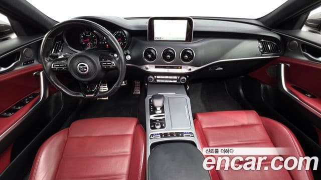 Kia Stinger 2018 — Фото 7/20