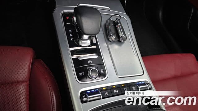 Kia Stinger 2018 — Фото 9/20