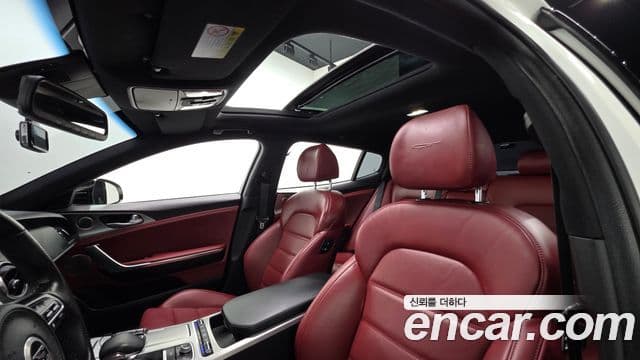 Kia Stinger 2018 — Фото 16/20