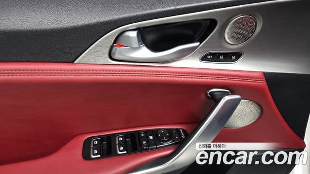 Kia Stinger 2018 — Фото 19/20