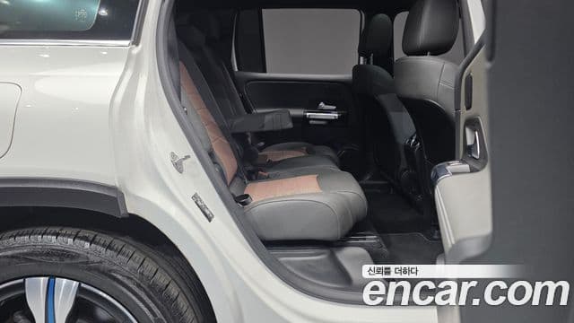 Mercedes-Benz EQB 2022 — ფოტო 13/30