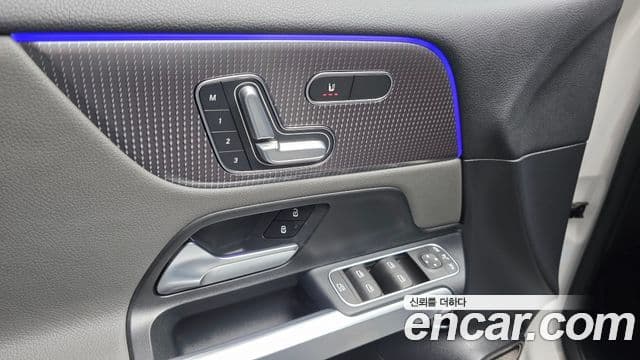 Mercedes-Benz EQB 2022 — ფოტო 14/30