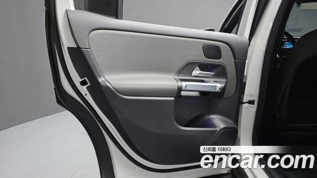 Mercedes-Benz EQB 2022 — ფოტო 10/30