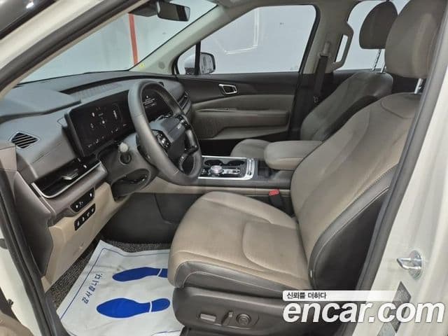 Kia Carnival 2024 — Фото 8/19