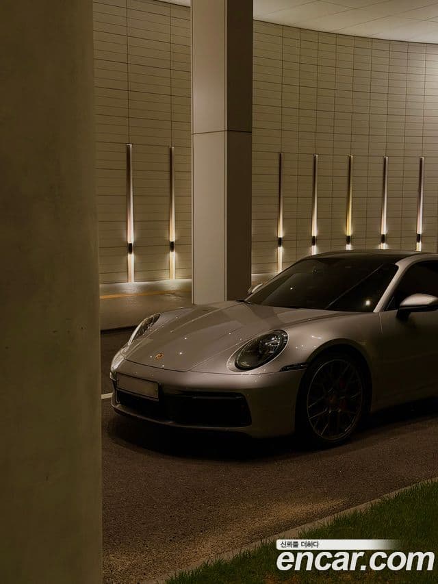 Porsche 911 2020 — Photo 17/20