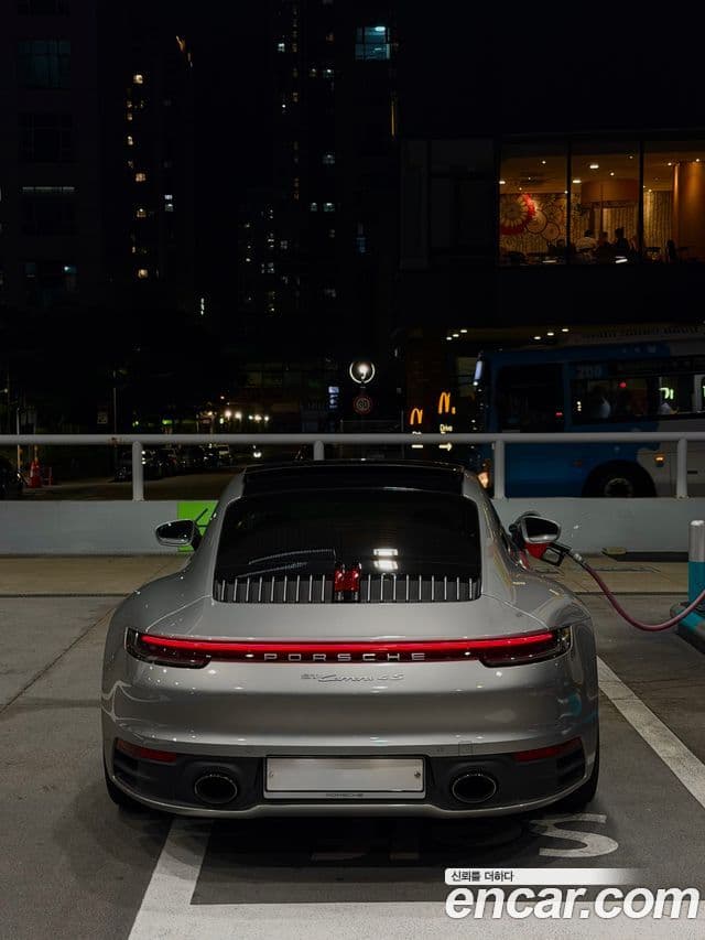 Porsche 911 2020 — Photo 20/20