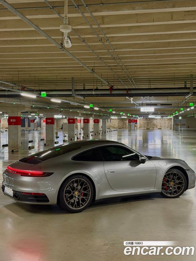 Porsche 911 2020 — Photo 13/20