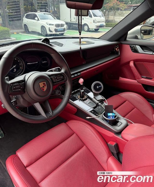 Porsche 911 2020 — Photo 2/20