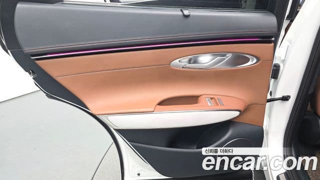 Genesis GV70 2024 — Şəkil 28/33