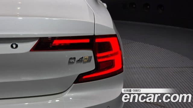 Volvo S90 2018 — ფოტო 20/35