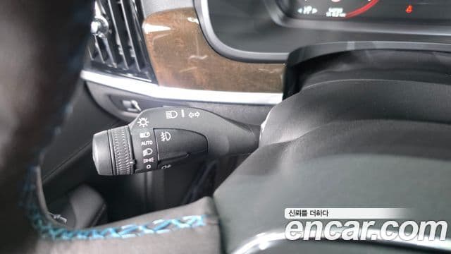 Volvo S90 2018 — ფოტო 25/35