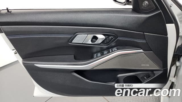 BMW 3 Series 2021 — Photo 35/35