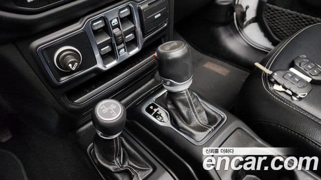 Jeep Wrangler 2020 — Фото 9/20