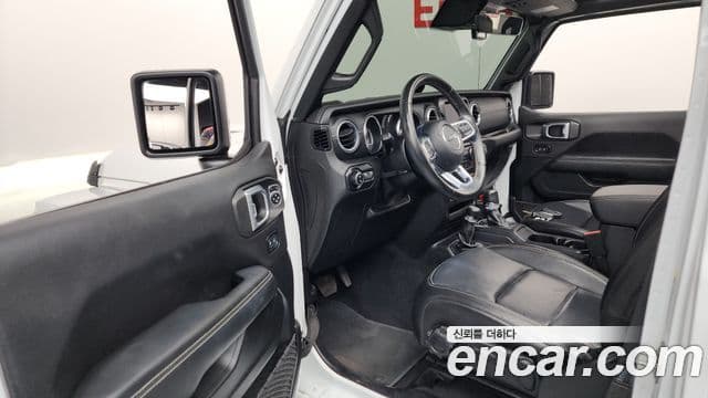 Jeep Wrangler 2020 — Фото 10/20