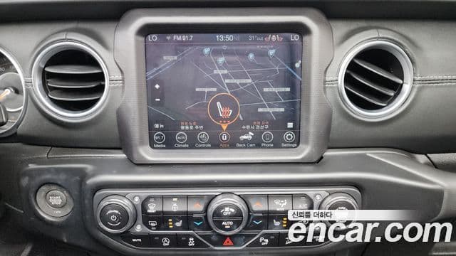 Jeep Wrangler 2020 — Фото 12/20