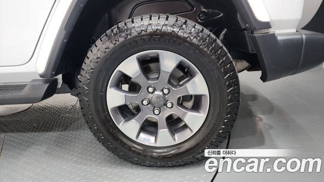 Jeep Wrangler 2020 — Şəkil 27/34