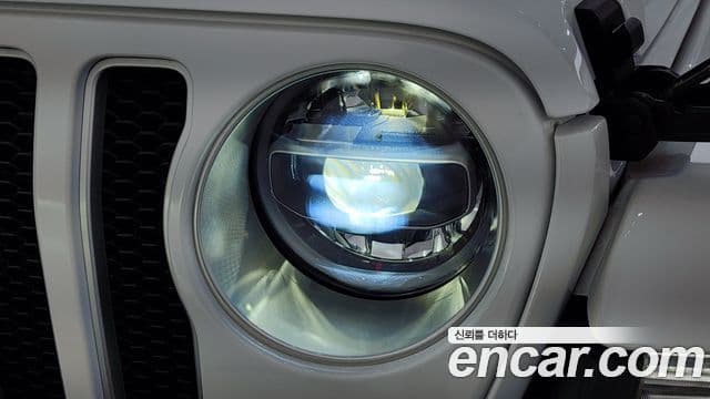 Jeep Wrangler 2020 — Şəkil 22/34