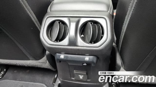 Jeep Wrangler 2020 — Şəkil 31/34